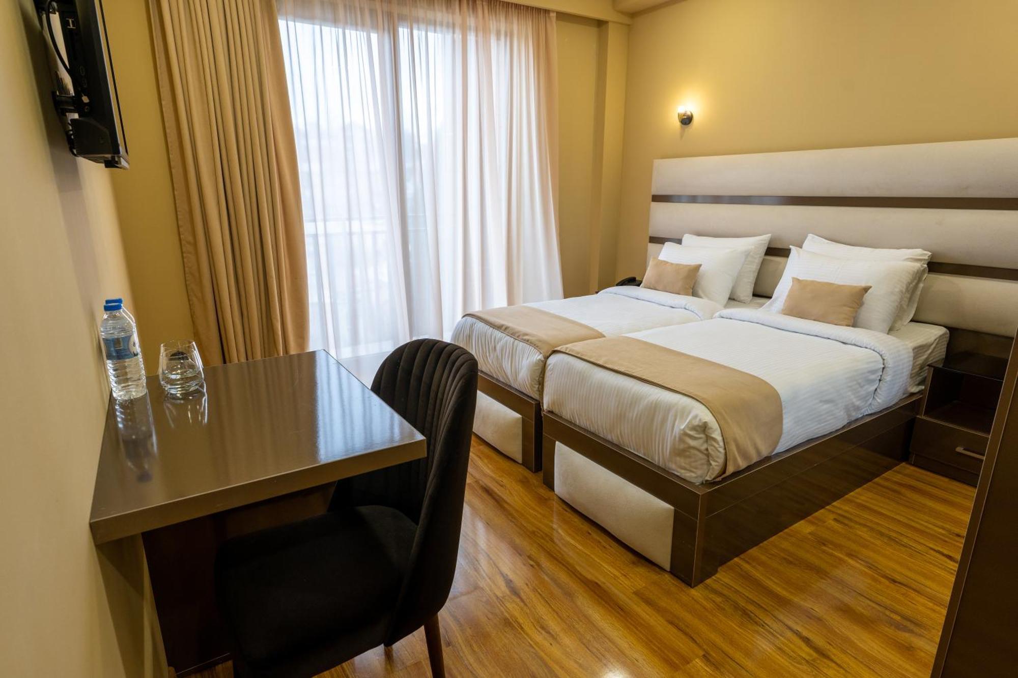 Hotel Residence Plaza Tbilisi Kamer foto